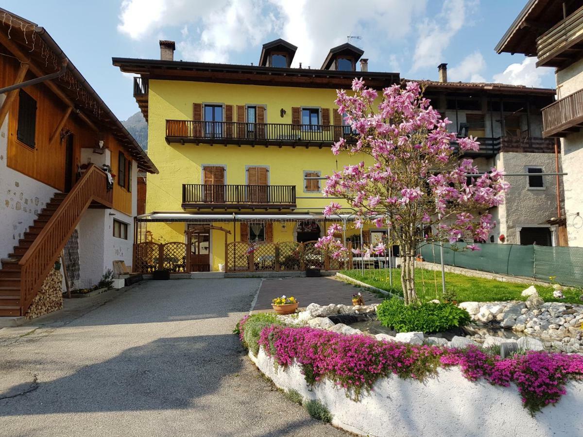 Albergo Casavecchia Tiarno di Sopra Εξωτερικό φωτογραφία